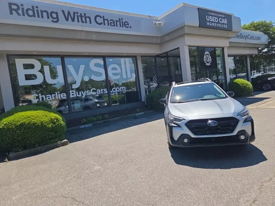 2023 Subaru Outback Onyx Edition photo 1