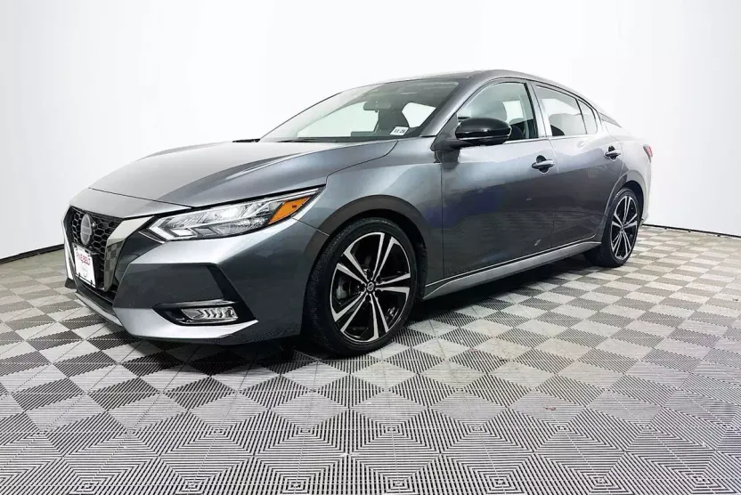 2021 Nissan Sentra SR photo 1