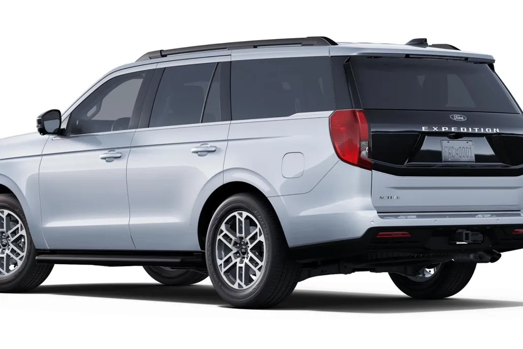 2025 Ford Expedition photo 1