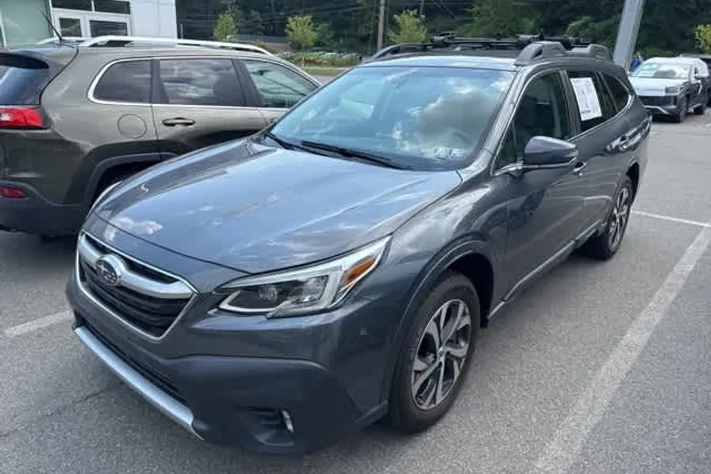 2021 Subaru Outback Limited photo 1