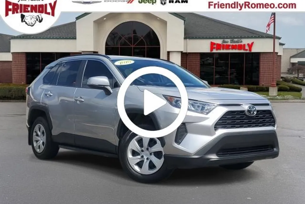 2020 Toyota RAV4 LE photo 1