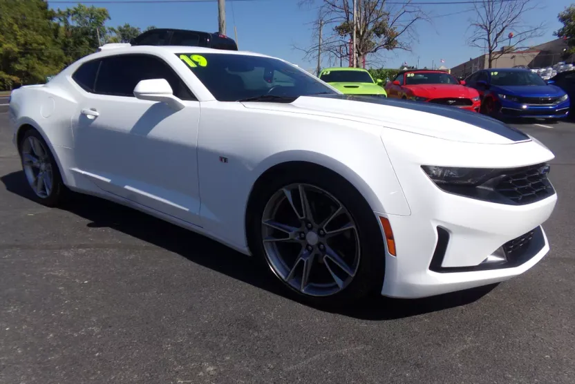 2019 Chevrolet Camaro 1LS 1LT photo 1