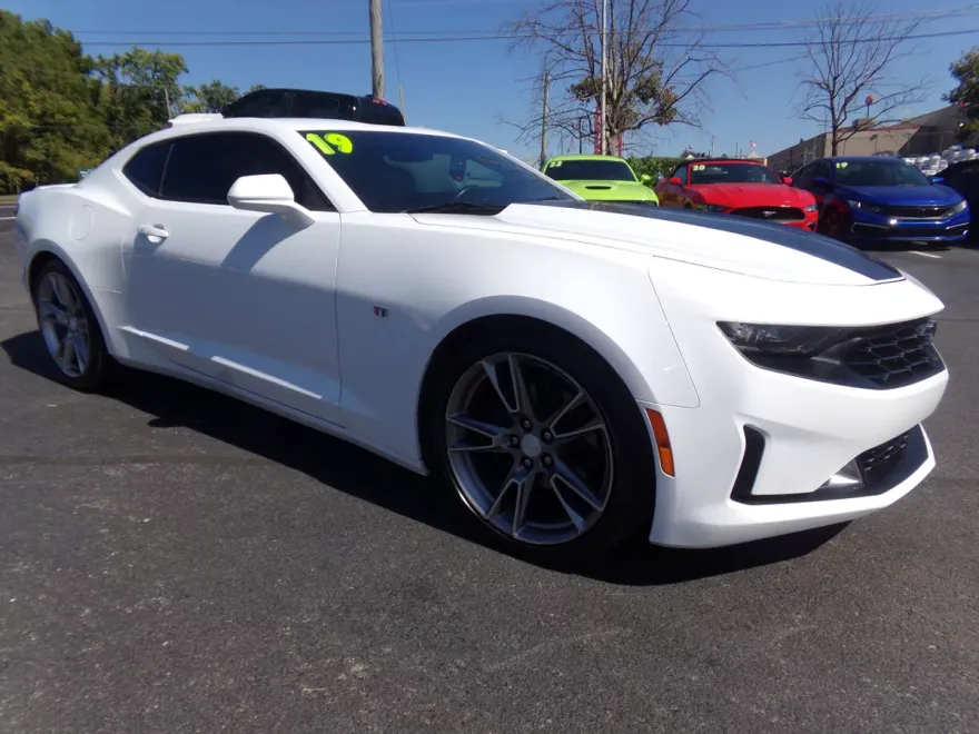 2019 Chevrolet Camaro 1LS 1LT photo 1