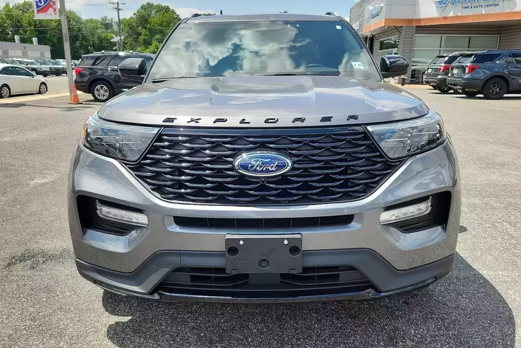 2023 Ford Explorer ST-Line photo 1
