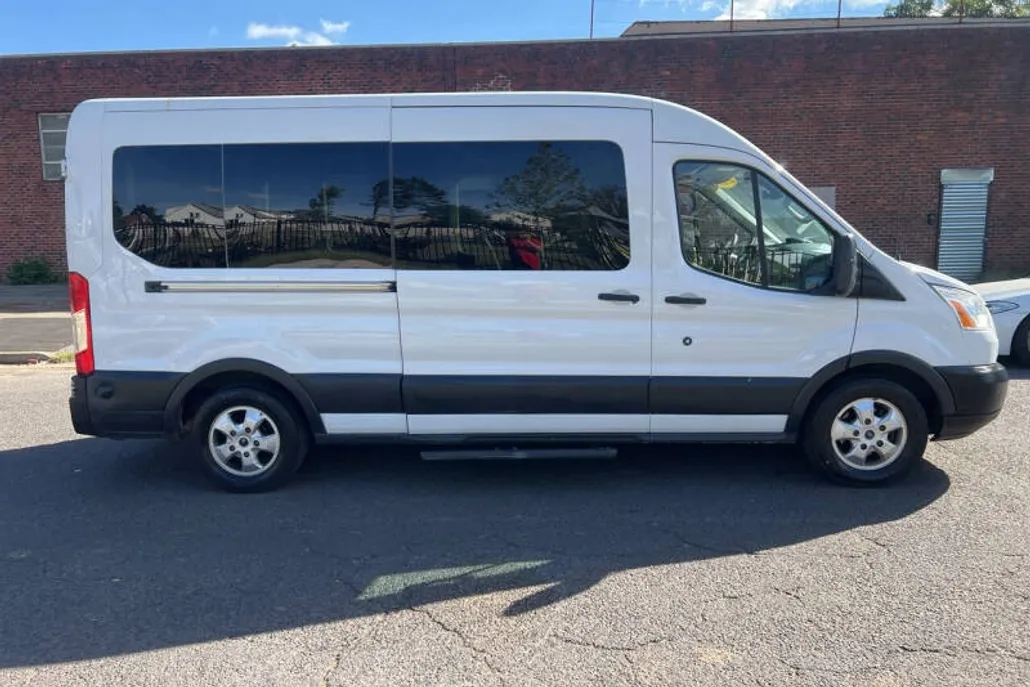 2018 Ford Transit XLT photo 1