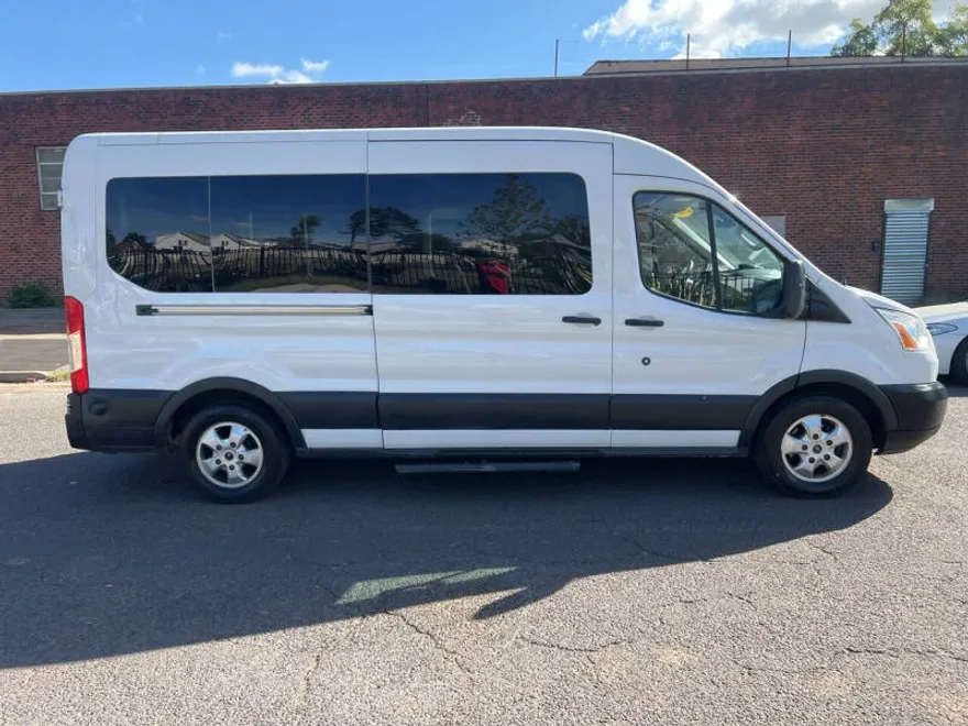 2018 Ford Transit XLT photo 1