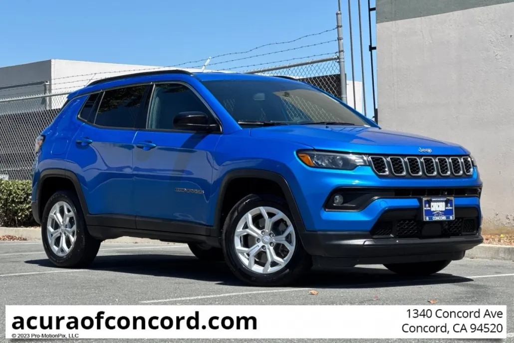 2024 Jeep Compass Latitude photo 1