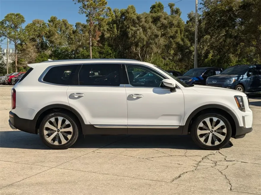 2022 Kia Telluride SX photo 1