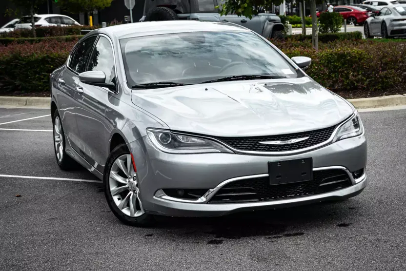 2015 Chrysler 200 C photo 1