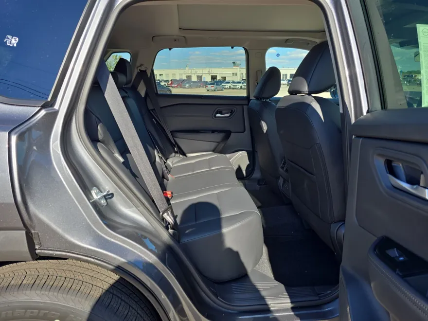 2026 Nissan Rogue SV photo 1