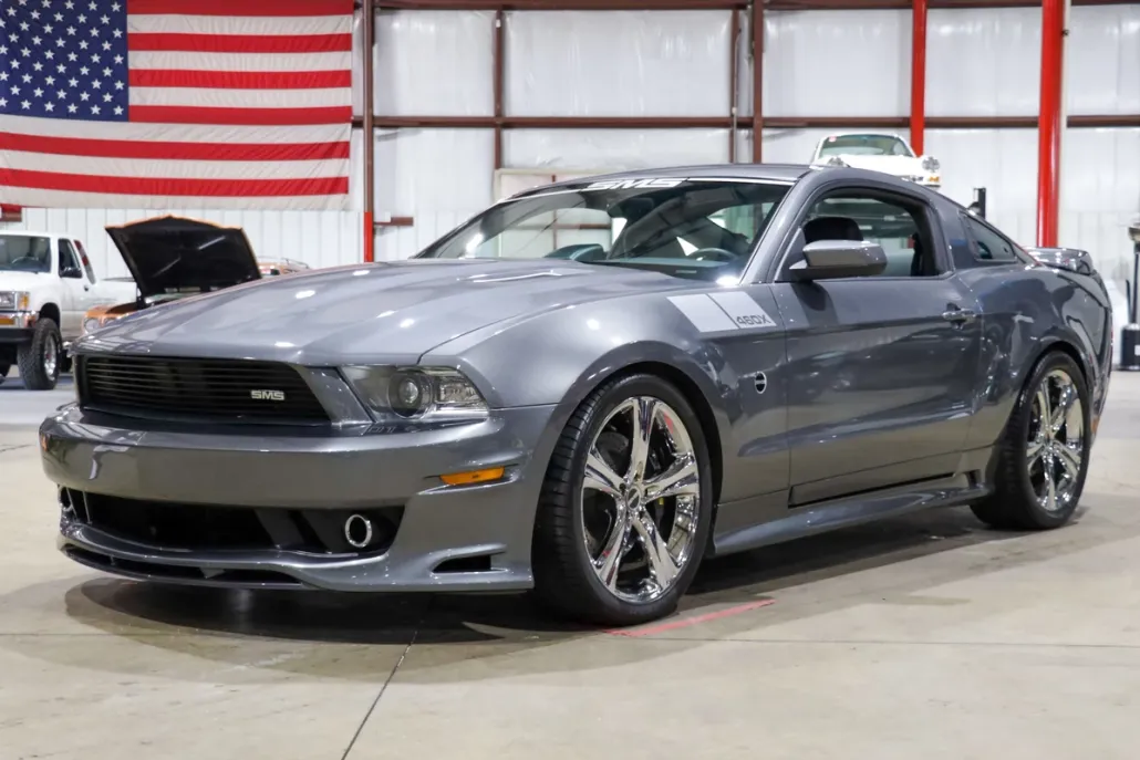 2010 Ford Mustang GT photo 1