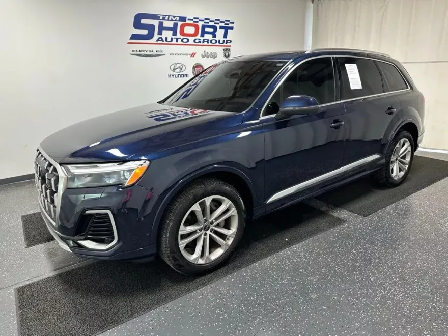 2025 Audi Q7 45 Premium photo 1