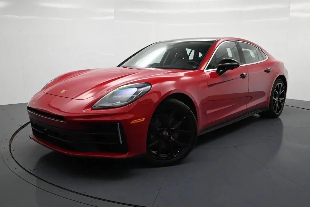 2025 Porsche Panamera 4 photo 1