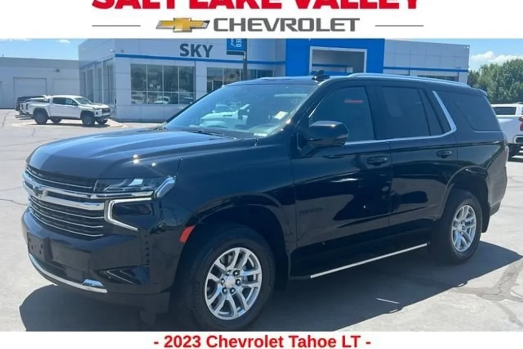 2023 Chevrolet Tahoe LT photo 1