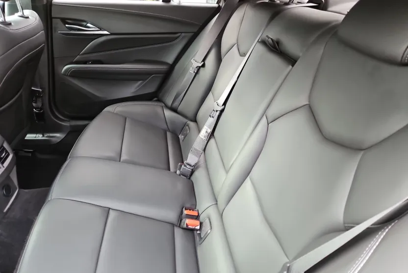 2025 Cadillac CT4 Luxury photo 1