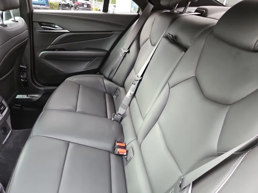 2025 Cadillac CT4 Luxury photo 1