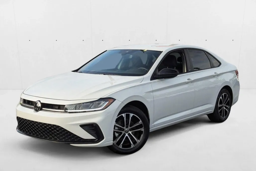 2025 Volkswagen Jetta Sport photo 1