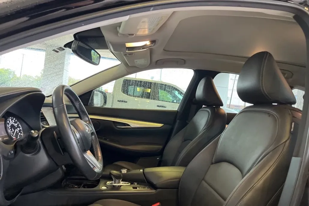 2019 Infiniti QX50 Luxe photo 1