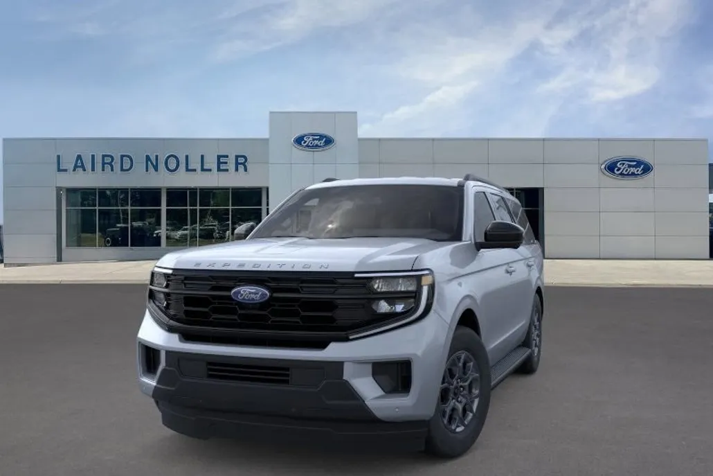 2025 Ford Expedition photo 1