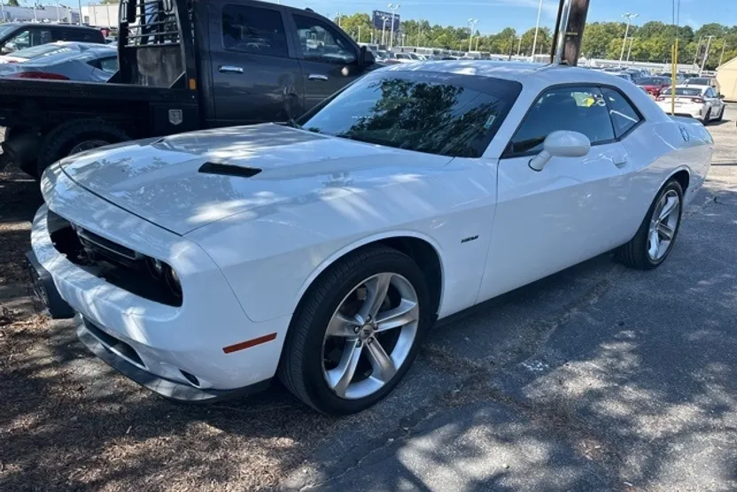 2018 Dodge Challenger R/T photo 1