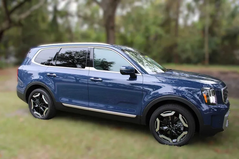 2025 Kia Telluride S photo 1
