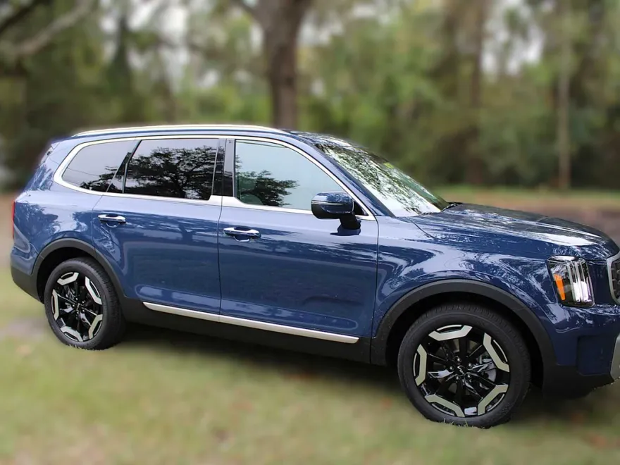 2025 Kia Telluride S photo 1