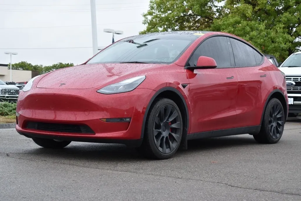 2023 Tesla Model Y Long Range photo 1