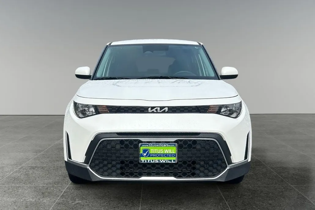 2024 Kia Soul LX photo 1