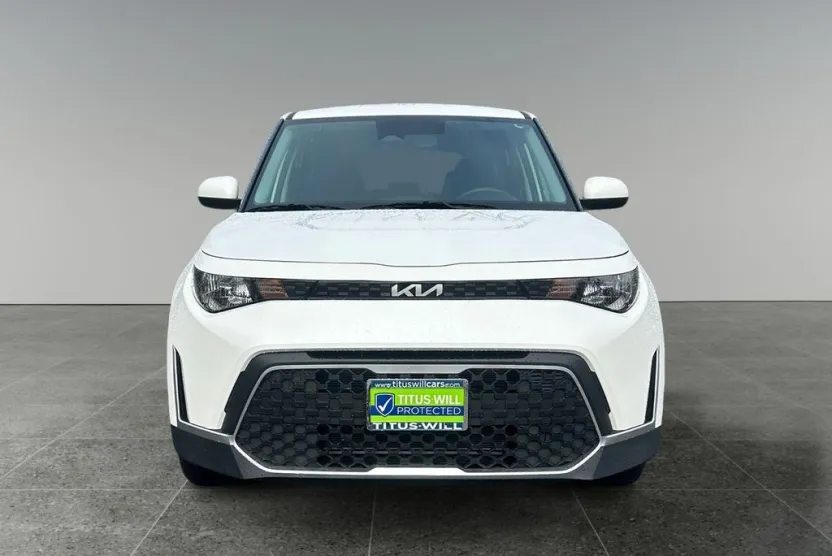 2024 Kia Soul LX photo 1