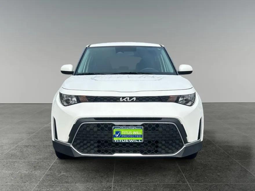 2024 Kia Soul LX photo 1
