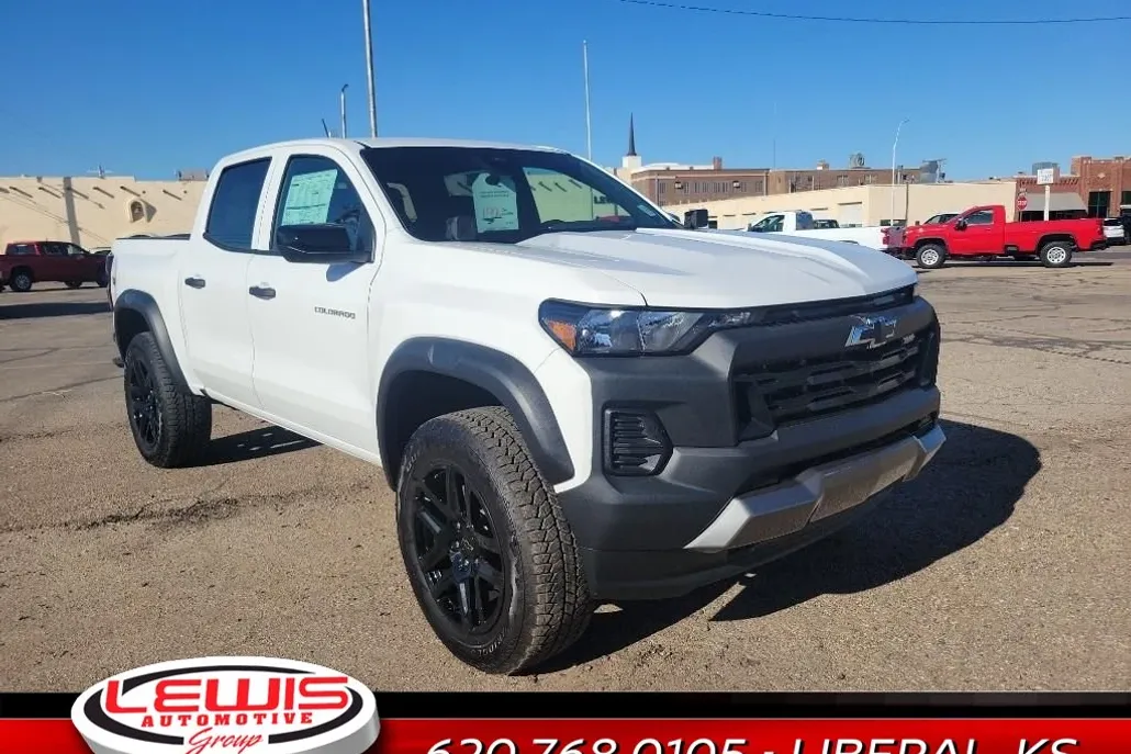2024 Chevrolet Colorado Trail Boss photo 1