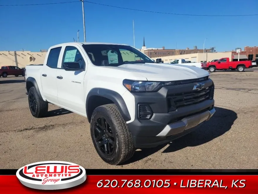 2024 Chevrolet Colorado Trail Boss photo 1