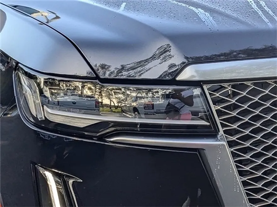 2024 Cadillac Escalade Premium Luxury photo 9