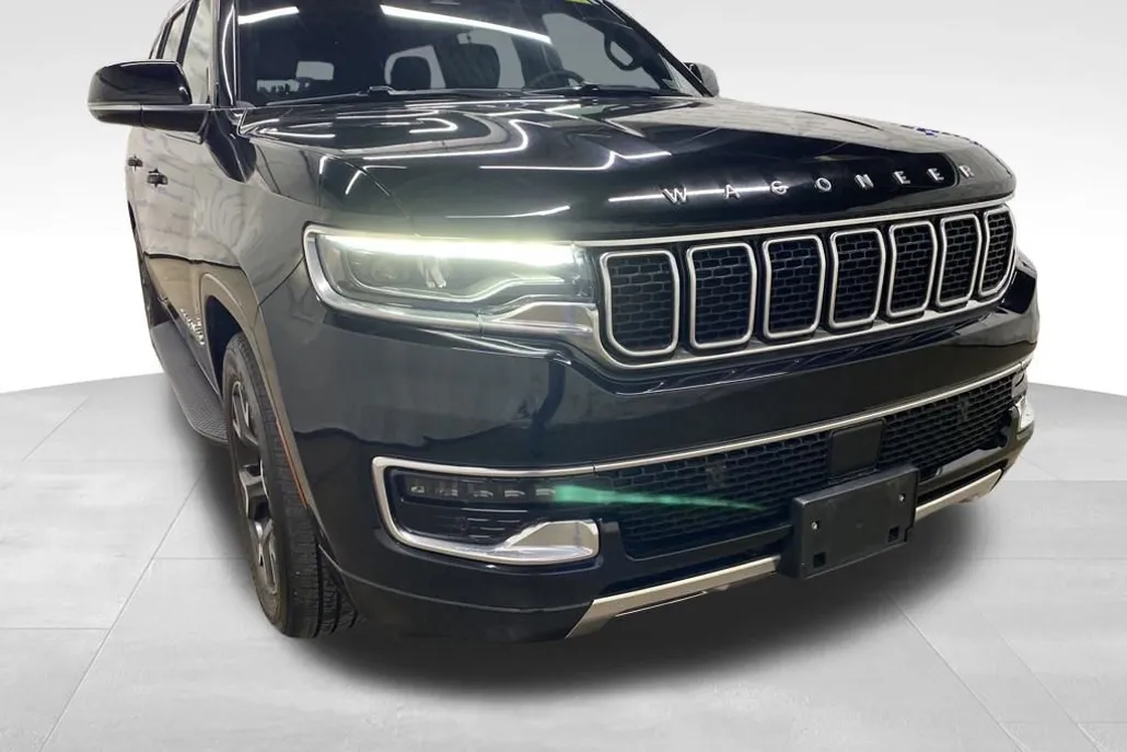 2023 Jeep Wagoneer L Series III photo 1