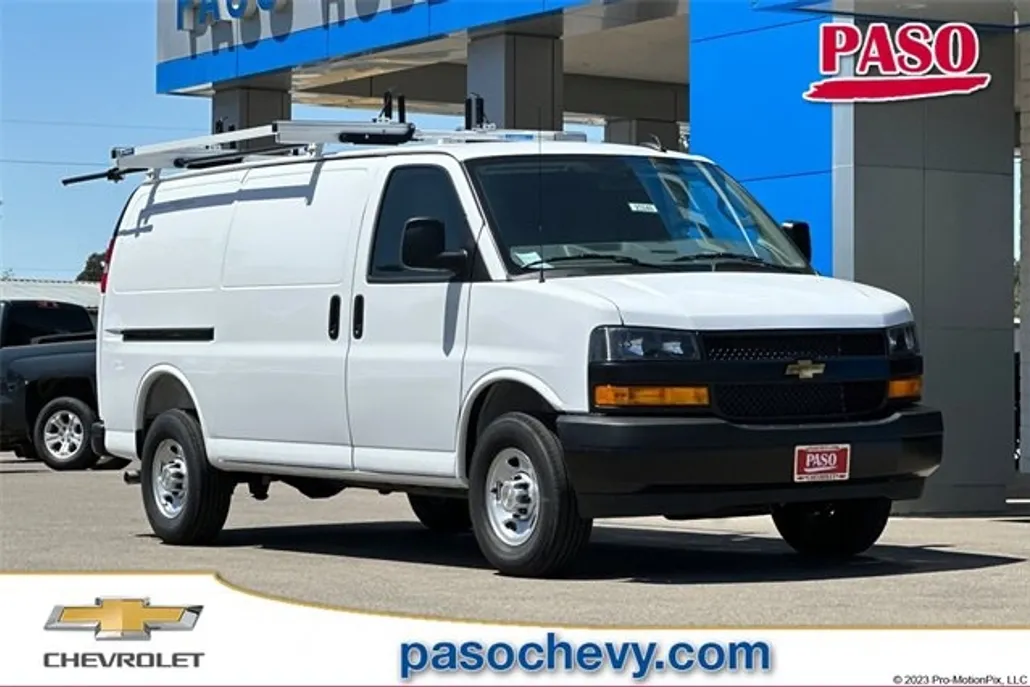 2025 Chevrolet Express Cargo 2500 photo 1