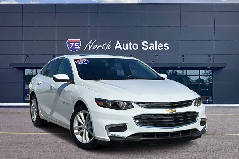 2017 Chevrolet Malibu 1LT photo 1