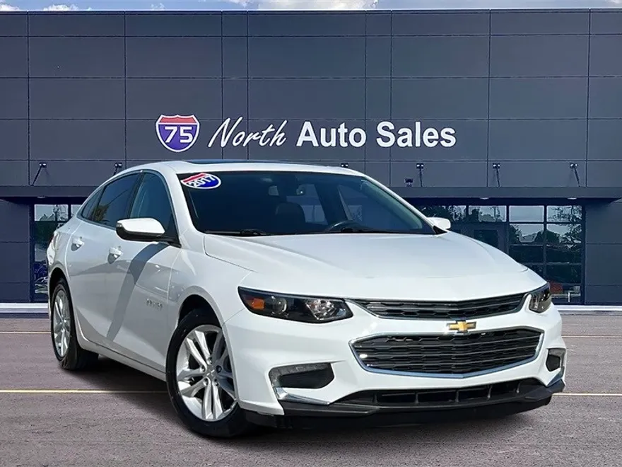 2017 Chevrolet Malibu 1LT photo 1