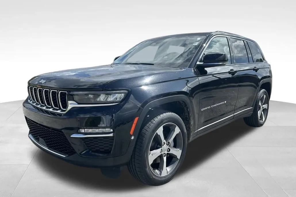 2023 Jeep Grand Cherokee Limited photo 1
