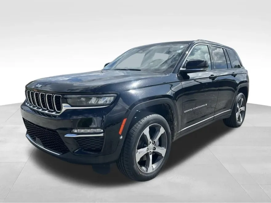 2023 Jeep Grand Cherokee Limited photo 1