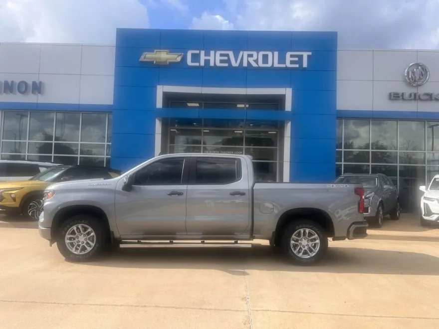 2025 Chevrolet Silverado 1500 Custom photo 1
