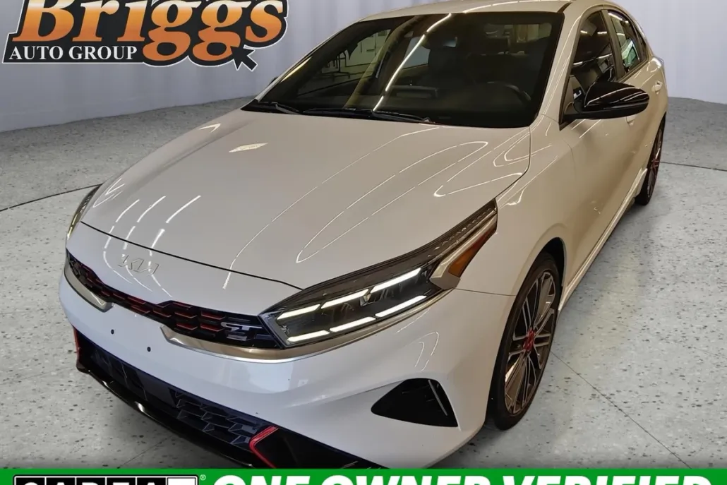 2023 Kia Forte GT photo 1