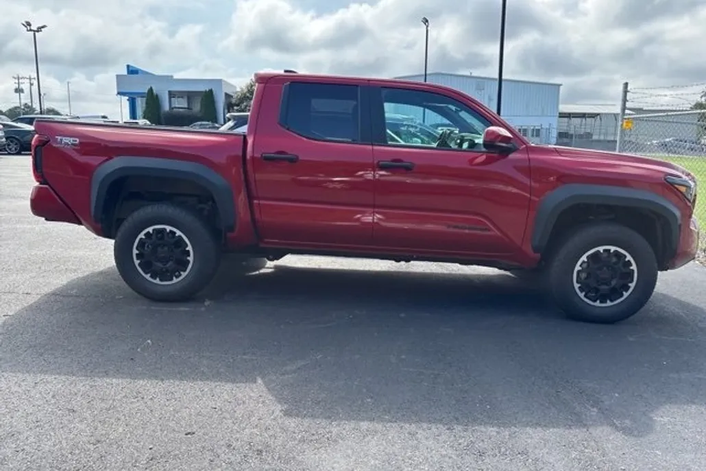 2024 Toyota Tacoma SR5 photo 1