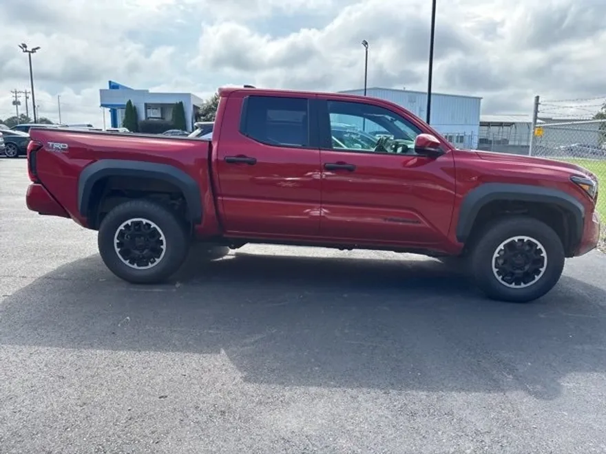 2024 Toyota Tacoma SR5 photo 1