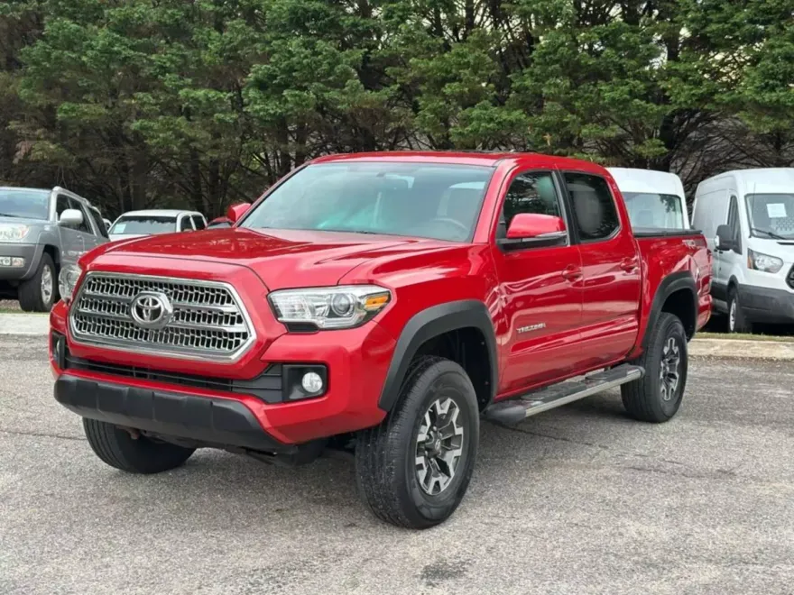 2016 Toyota Tacoma TRD Off-Road photo 1