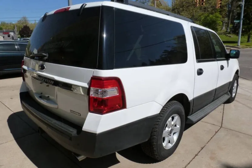 2016 Ford Expedition EL XL photo 1