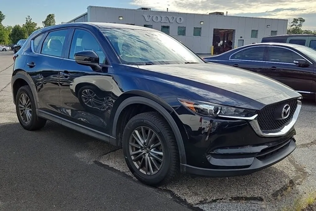 2017 Mazda CX-5 Sport photo 1