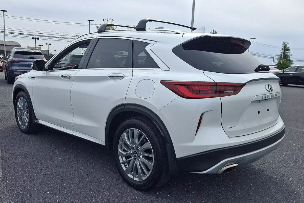 2023 Infiniti QX50 Luxe AWD photo 1