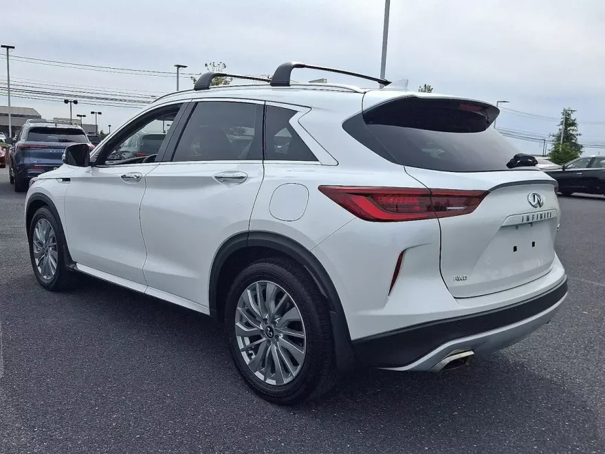 2023 Infiniti QX50 Luxe AWD photo 1