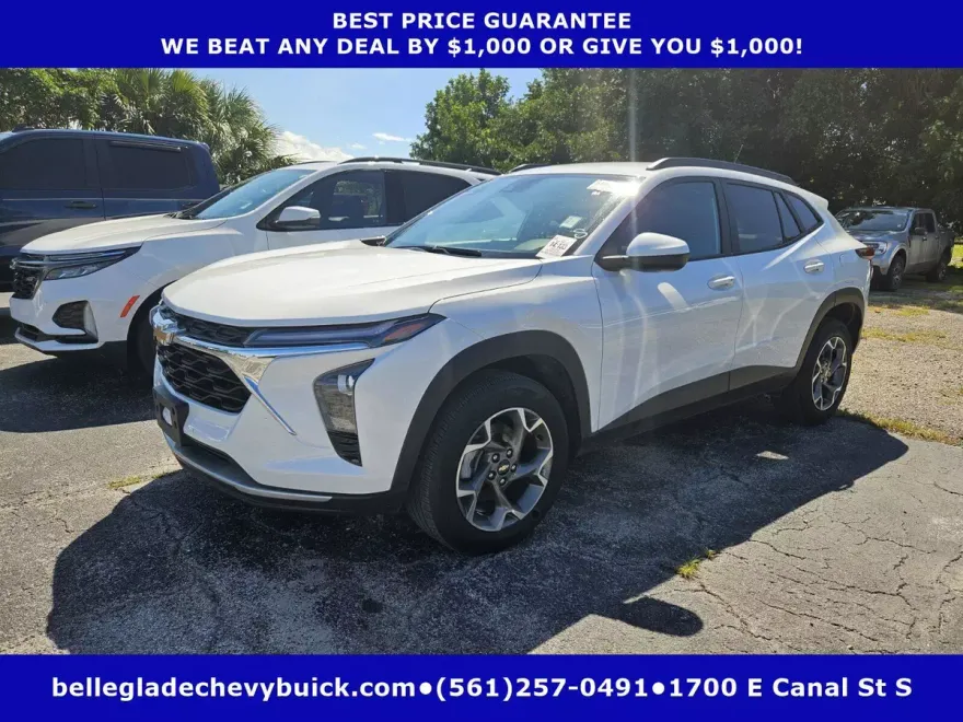 2024 Chevrolet Trax LT photo 1