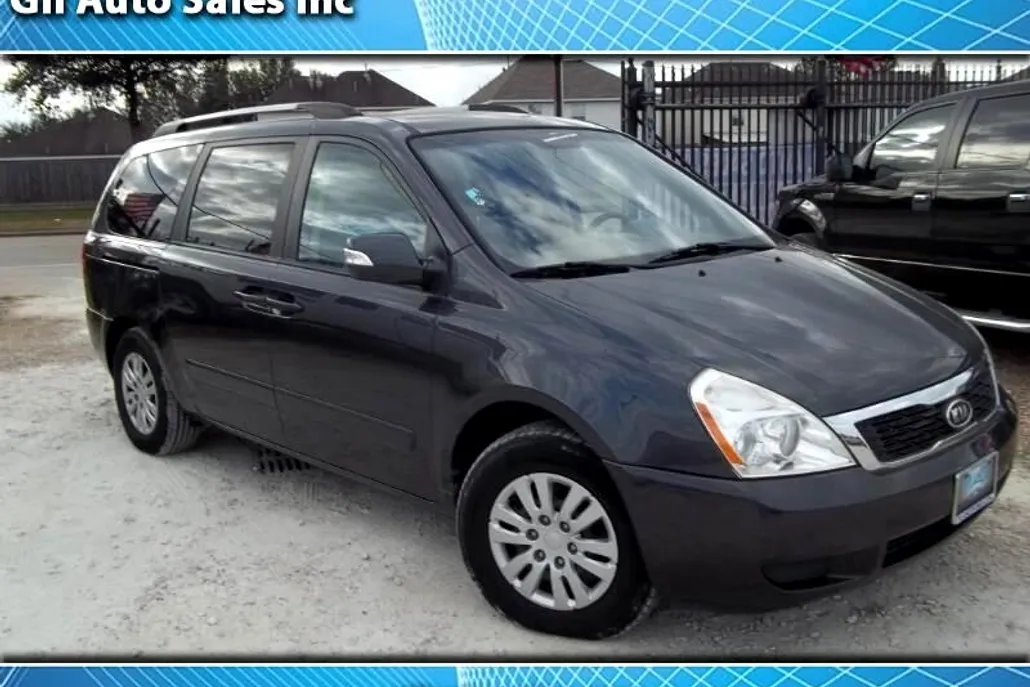 2012 Kia Sedona LX photo 1